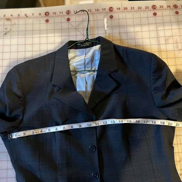 16S RJ Classics Navy Hunt Coat. - Picture 5 of 7